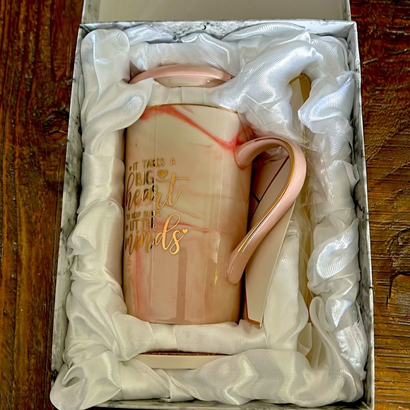 Teacher Gift Set.  Tall mug with lid, gold spoon - New in Box - Picture 3 of 5